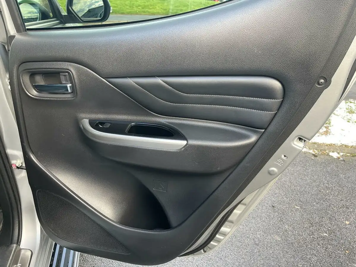 2021-mitsubishi-l200-22di-d-barbarian-auto-big-30