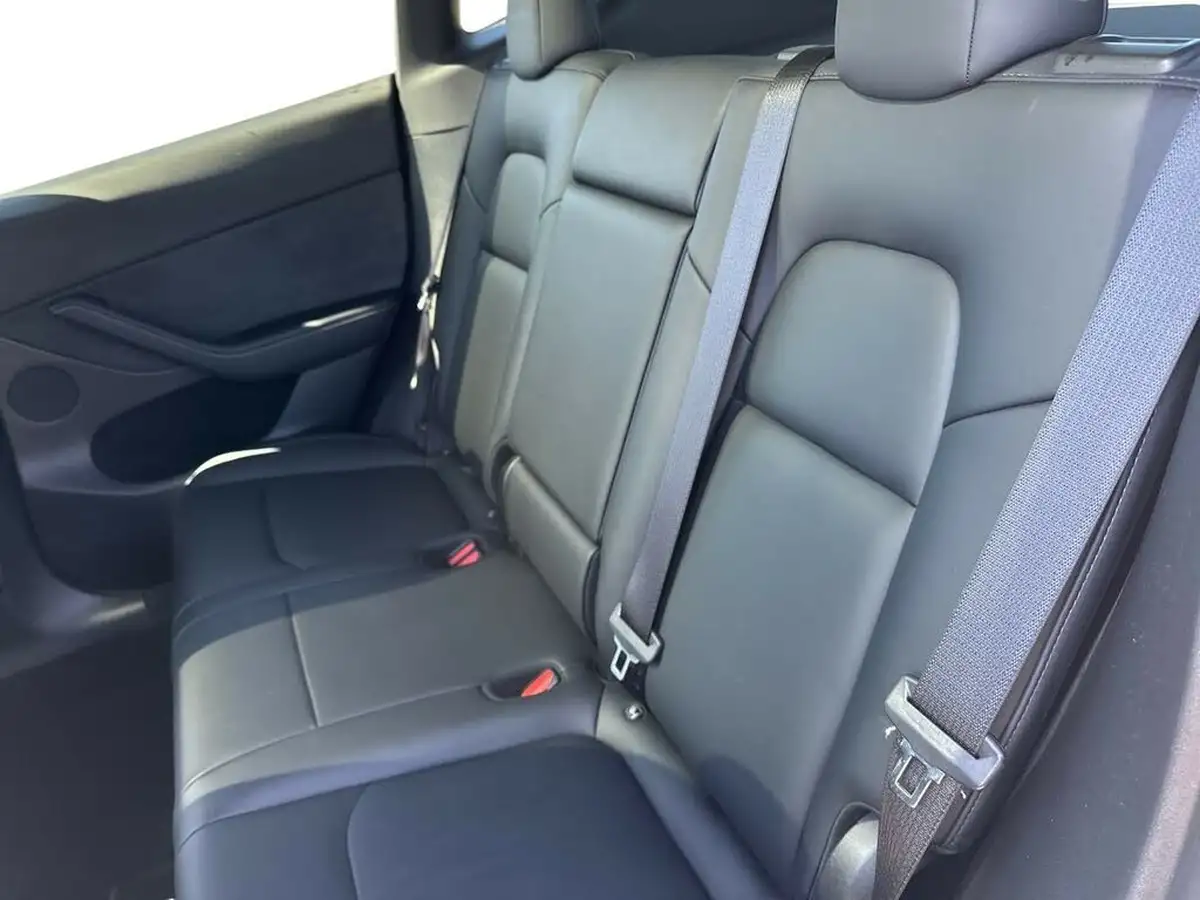 2023-tesla-model-y-e-performance-big-13