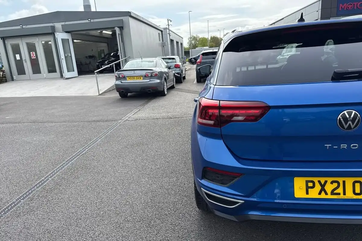 2021-volkswagen-t-roc-15-tsi-r-line-hatchback-5d-dsg-big-32