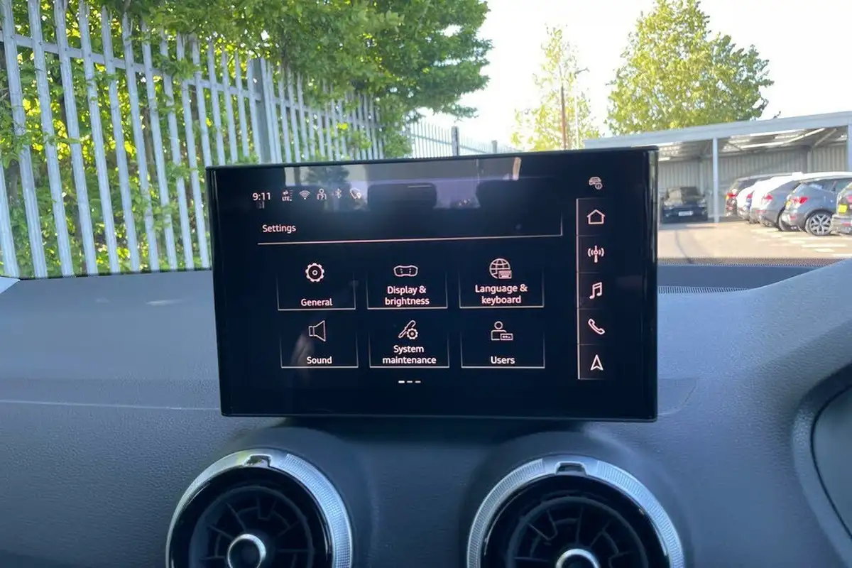 2025-audi-q2-15-35-tfsi-sport-big-39
