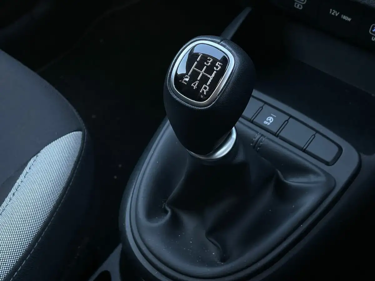 2024-hyundai-i10-12-advance-79ps-big-18