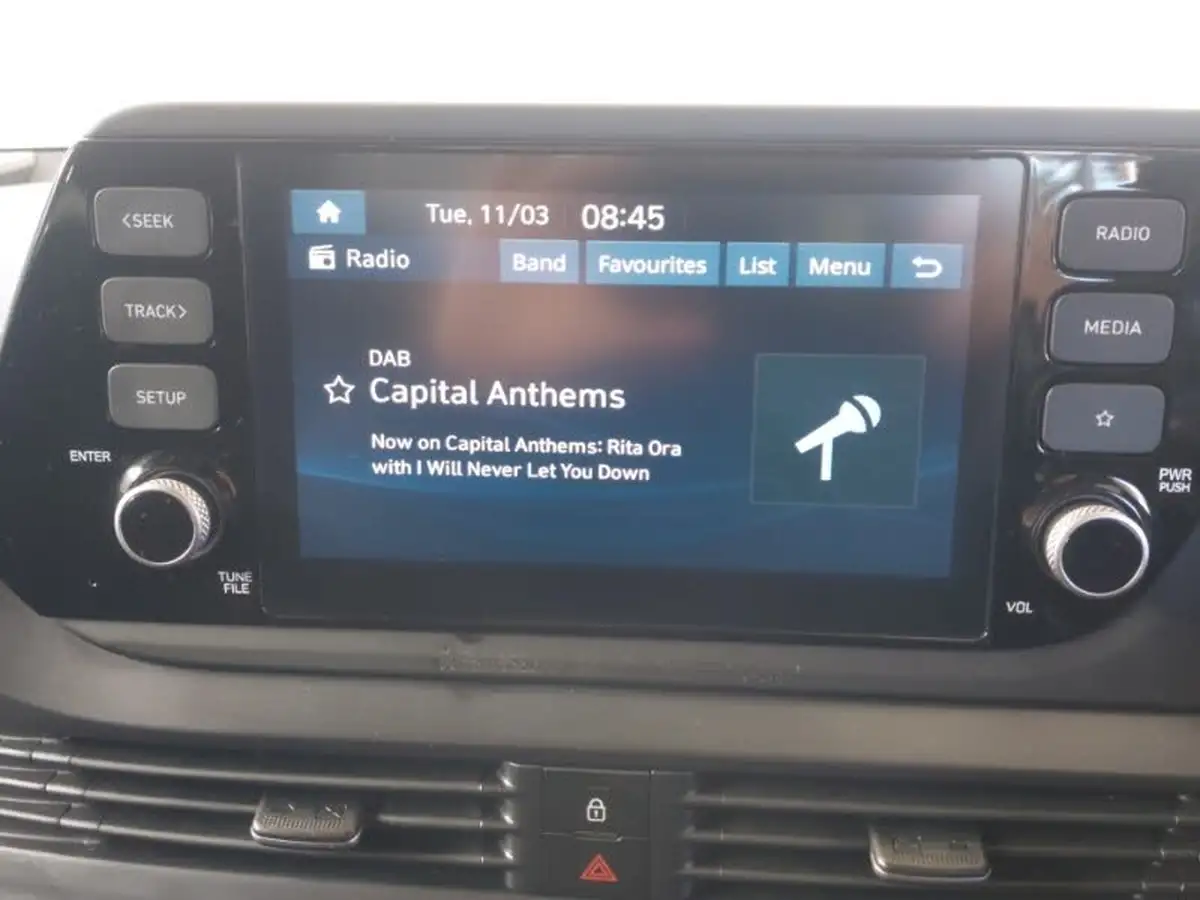2024-hyundai-i20-10-t-gdi-advance-big-6