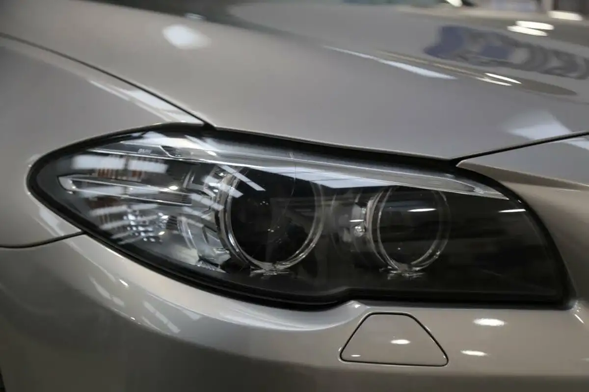 2014-bmw-5-series-20-528i-luxury-saloon-4d-auto-big-28