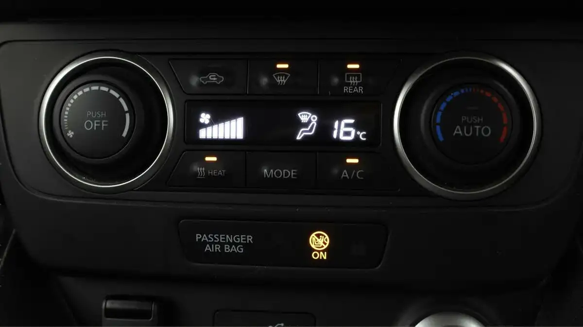 2022-nissan-leaf-e-acenta-39kwh-big-11