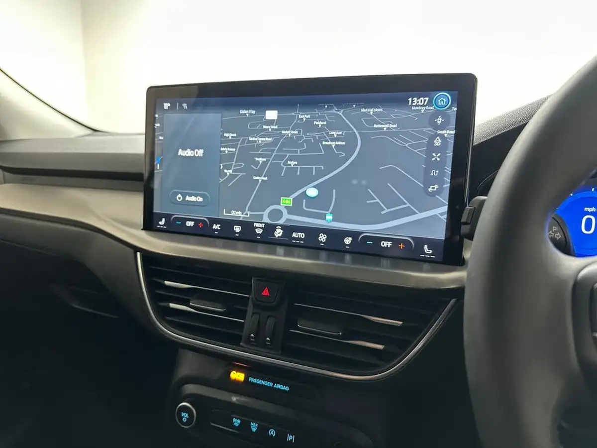2022-ford-focus-10t-titanium-vignale-125ps-hatchback-big-19