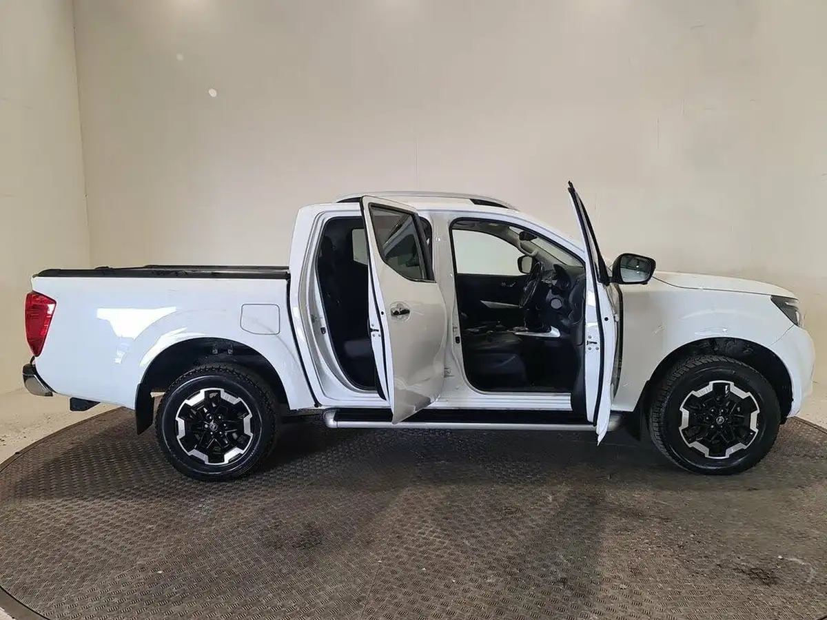 2021-nissan-navara-23dci-tt-tekna-8-navileather-auto-big-20