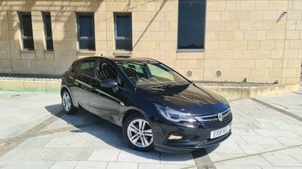 2018-vauxhall-astra-16cdti-tech-line-nav-110ps-ssecotec-hatchback-big-2