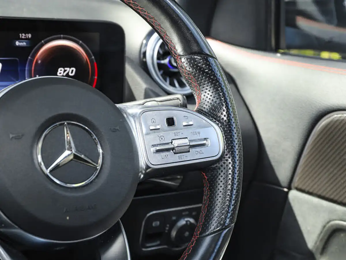 2022-mercedes-benz-gla-class-13-gla-200-amg-line-premium-big-16