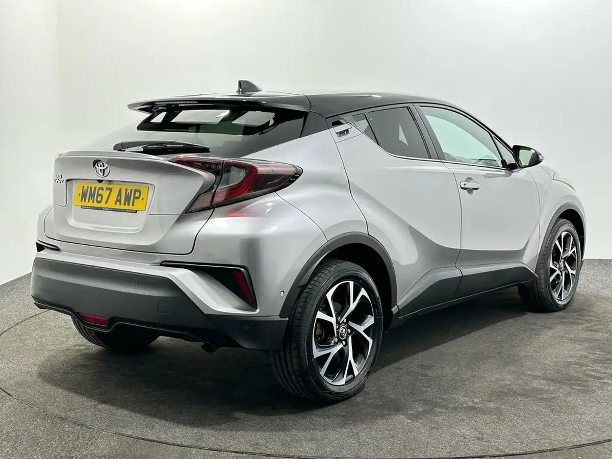 2018-toyota-c-hr-12-dynamic-big-6