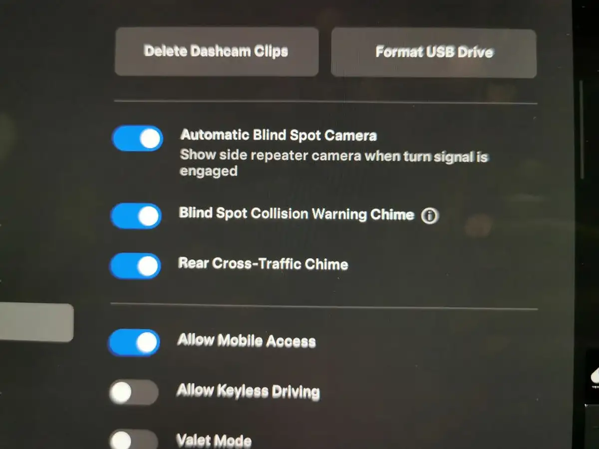 2023-tesla-model-y-e-rwd-big-16