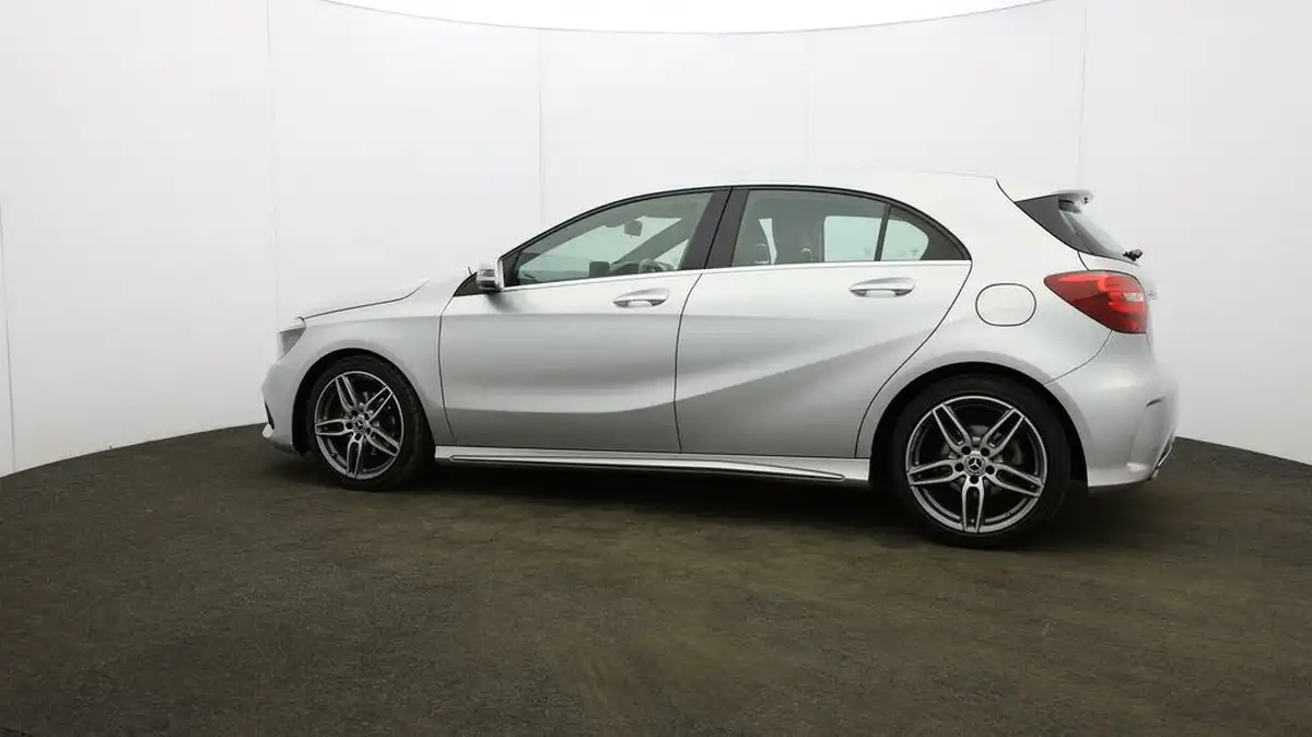 2018-mercedes-benz-a-class-16-a180-amg-line-ss-big-59