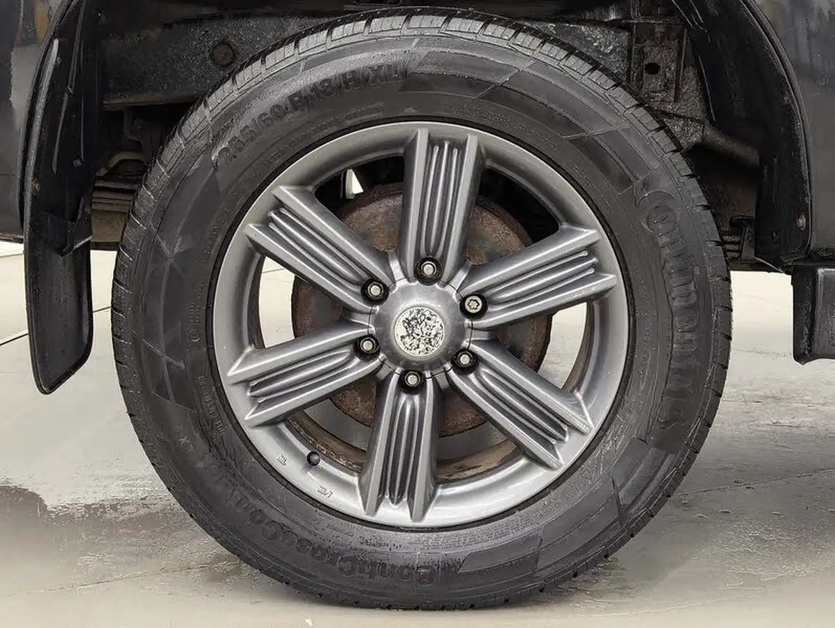 2018-isuzu-d-max-19td-blade-big-8