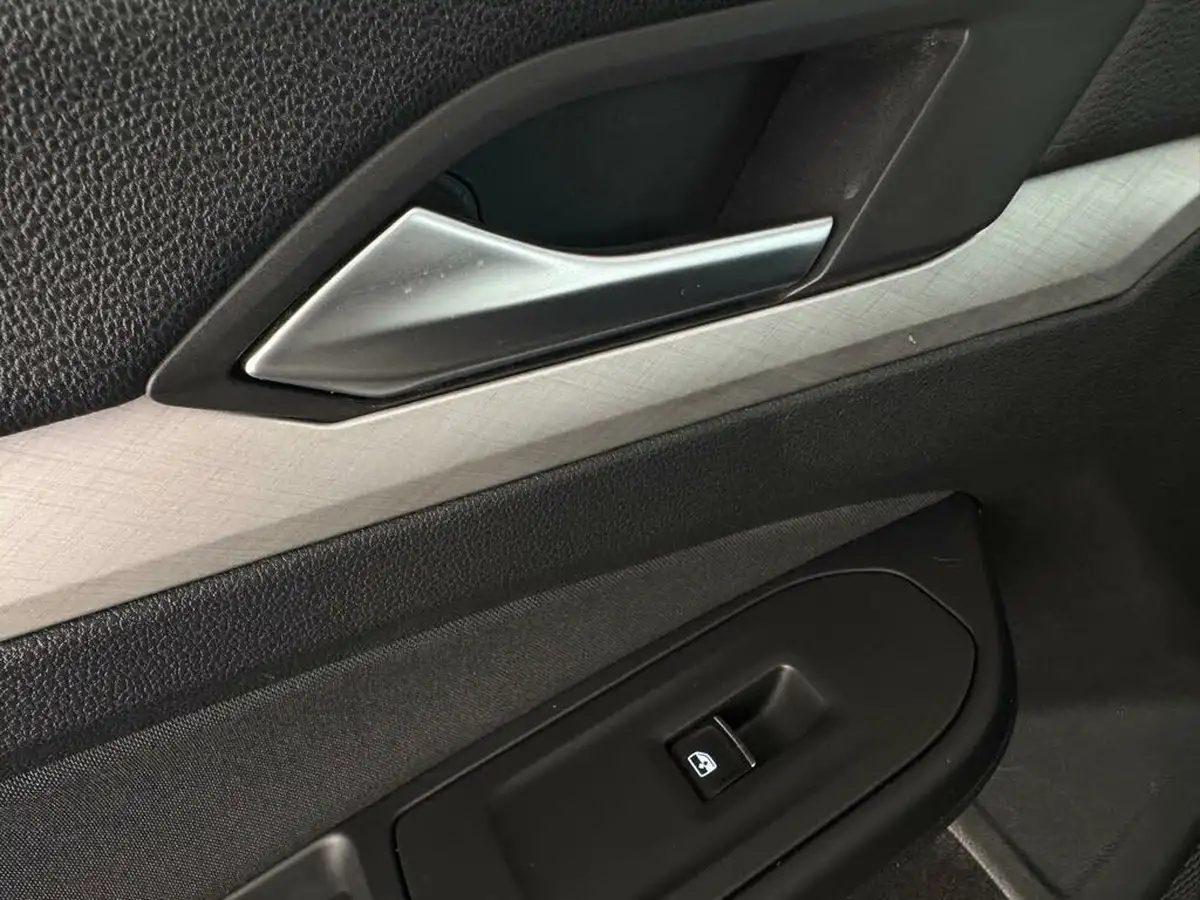 2021-volkswagen-golf-10-tsi-life-estate-big-23