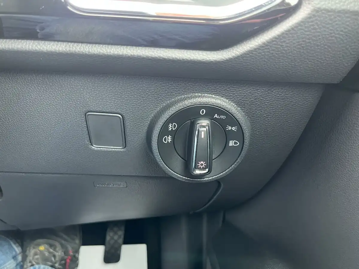 2018-seat-ateca-20tdi-xcellence-150ps-1968cc-big-30