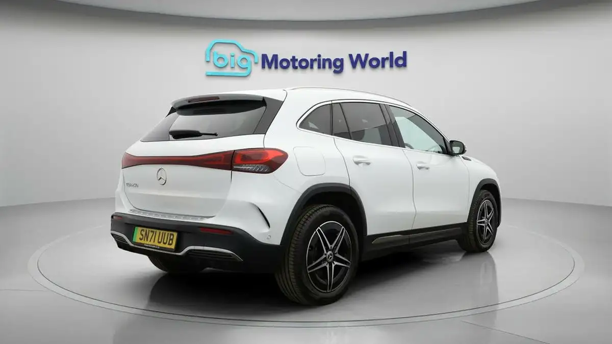 2021-mercedes-benz-eqa-e-eqa-250-amg-line-big-6