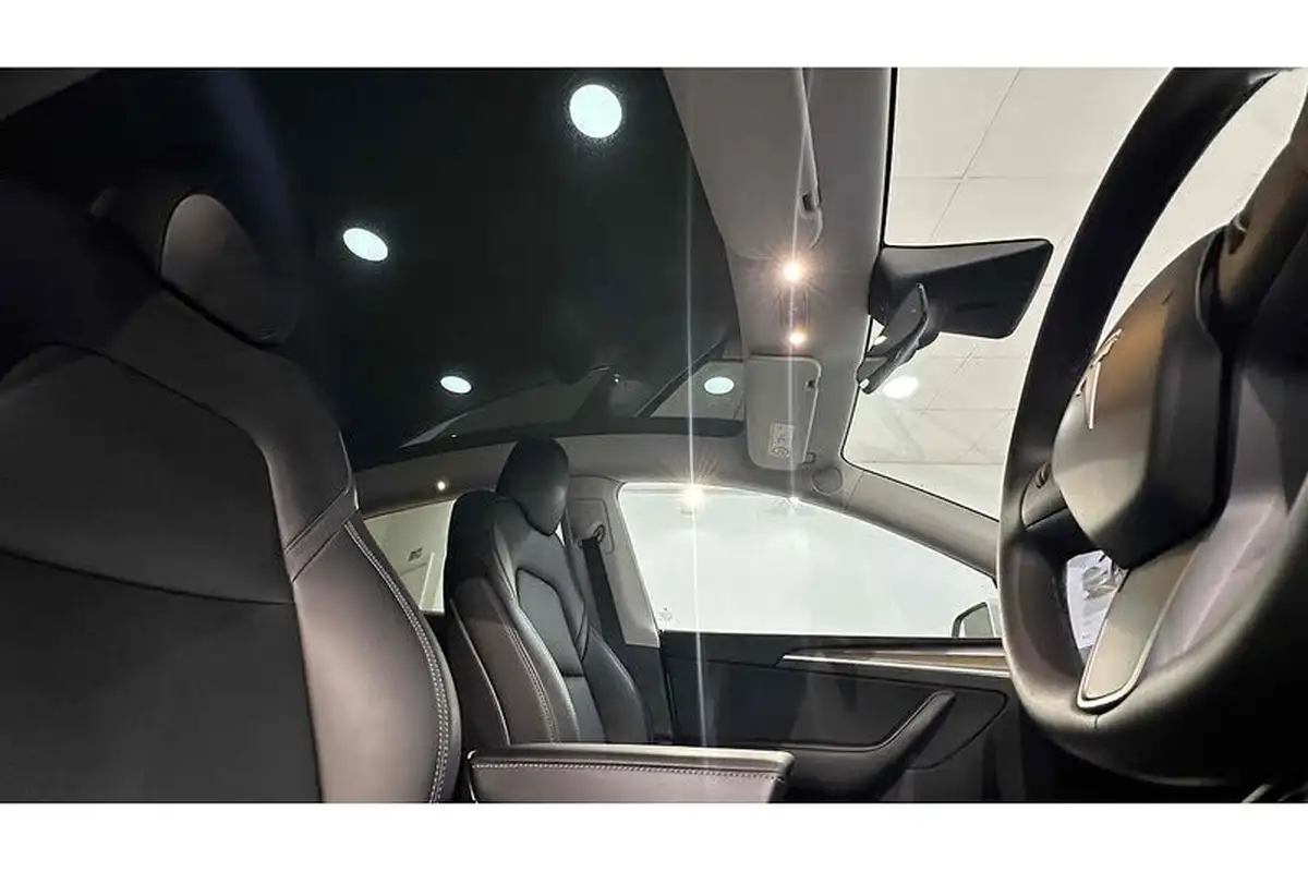 2022-tesla-model-y-e-long-range-big-29