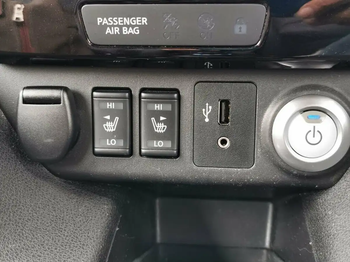 2018-nissan-leaf-e-tekna-110kw-big-20