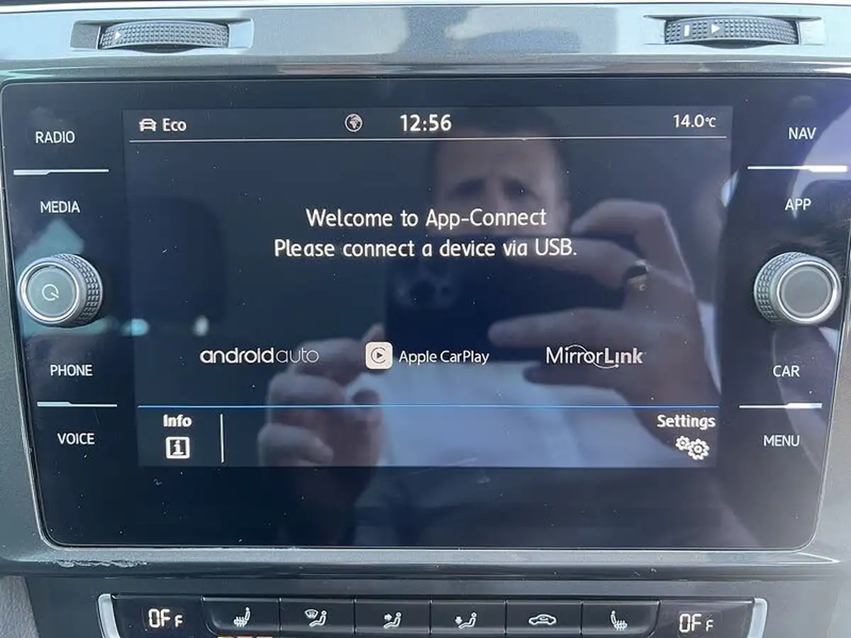 2019-volkswagen-golf-16tdi-match-edition-estate-big-26