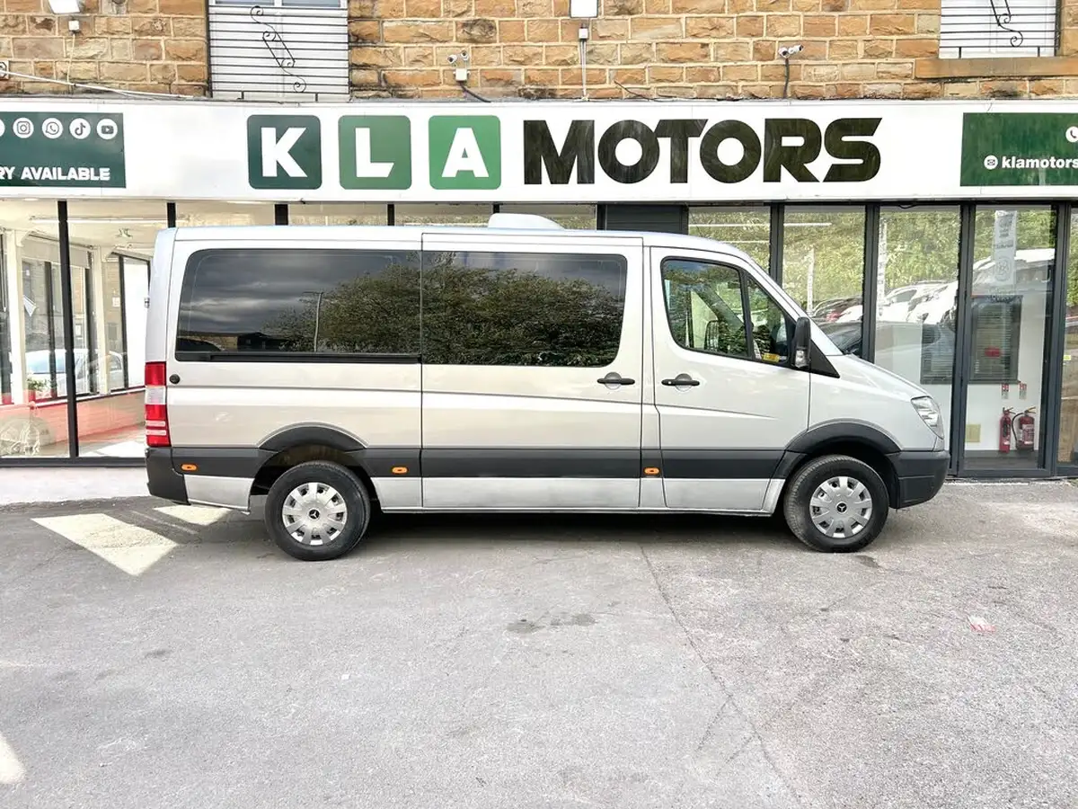 2011-mercedes-benz-sprinter-21td-310cdi-swb-high-roof-van-big-5