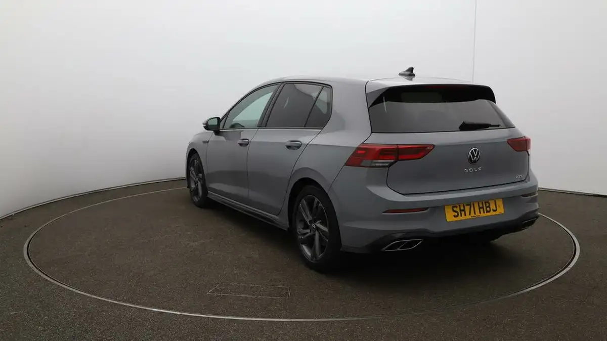 2021-volkswagen-golf-big-56