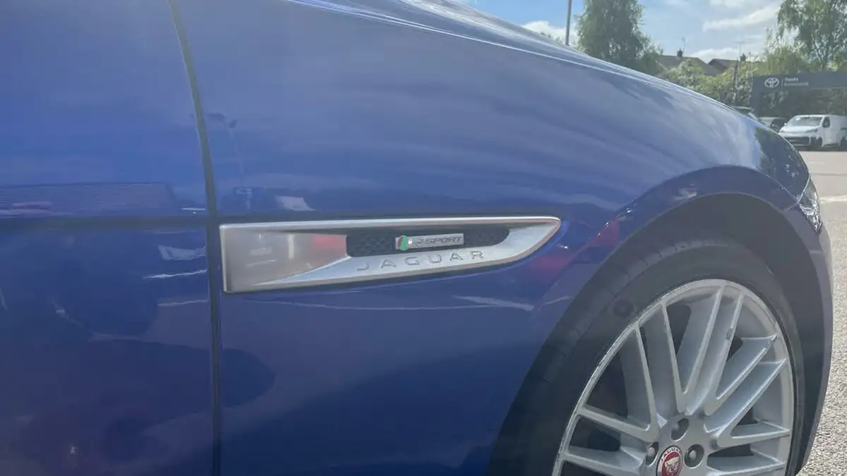 2016-jaguar-xf-20td-r-sport-180ps-auto-big-19