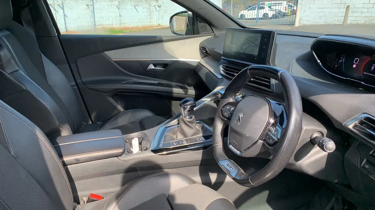 2022-peugeot-5008-suv-15-bluehdi-gt-eat8-big-20