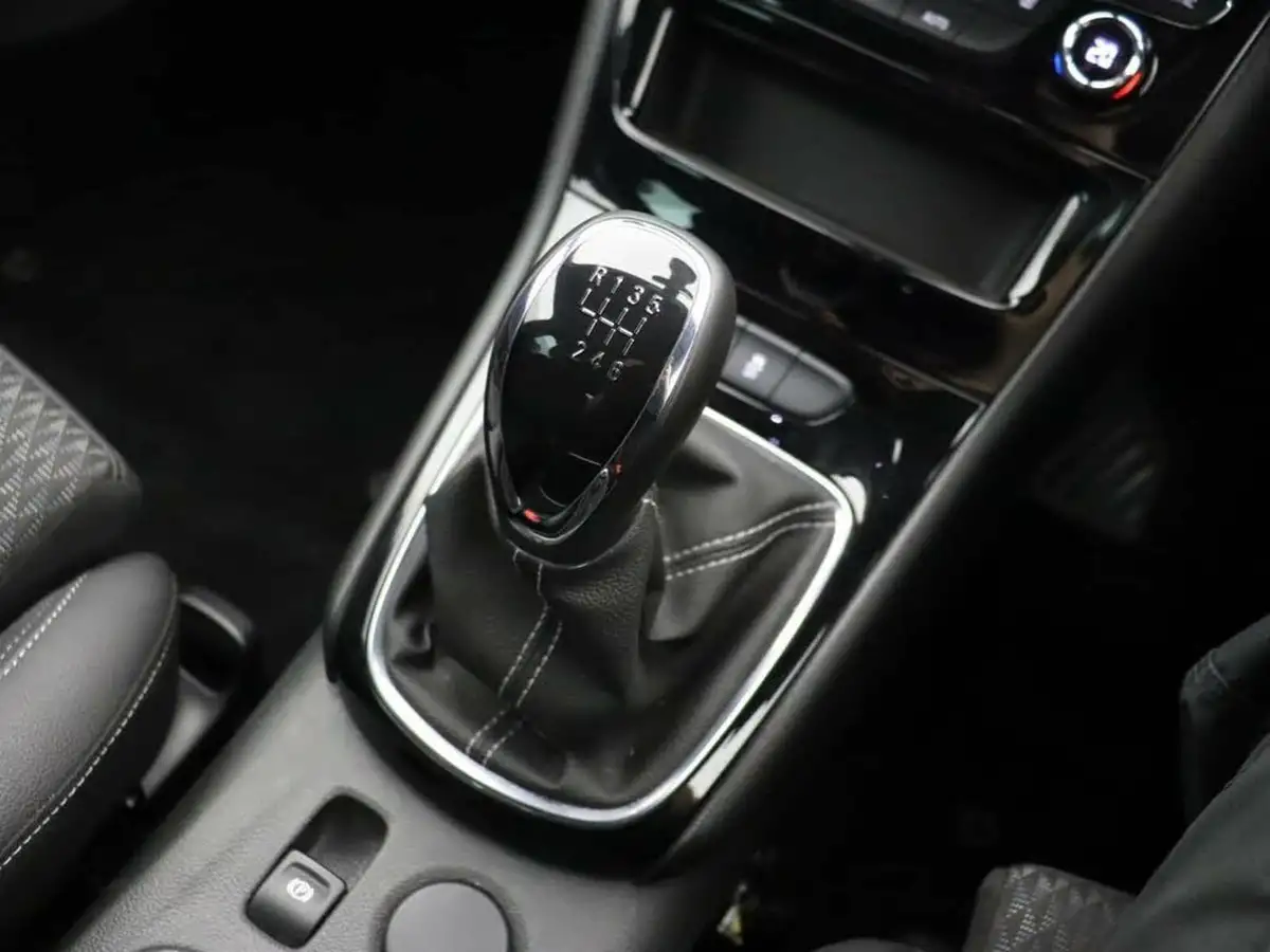 2019-vauxhall-astra-14i-16v-turbo-griffin-ss-big-19