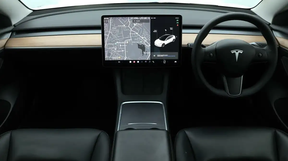 2021-tesla-model-3-e-long-range-4x4-big-13
