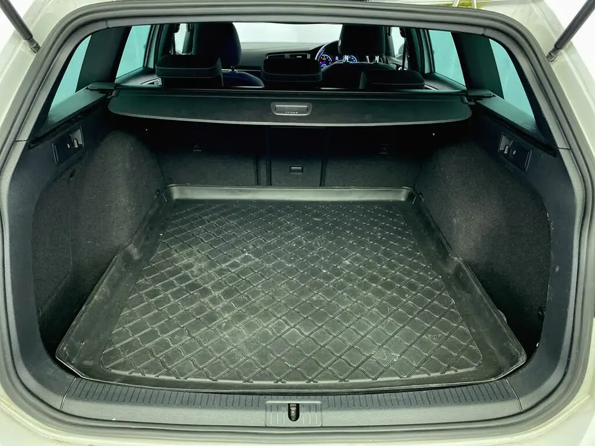 2015-volkswagen-golf-20-tsi-r-estate-5d-dsg-big-26