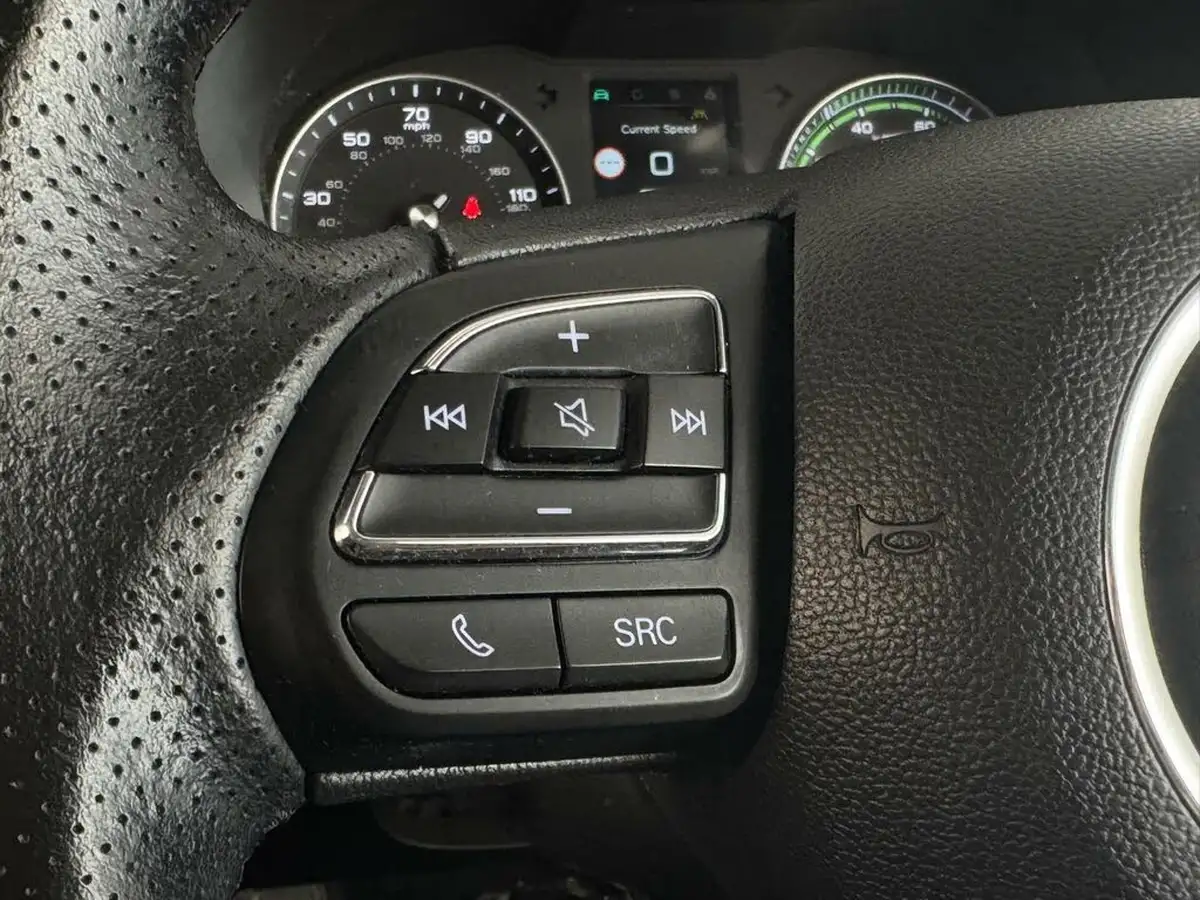 2020-mg-zs-suv-e-exclusive-ev-big-16
