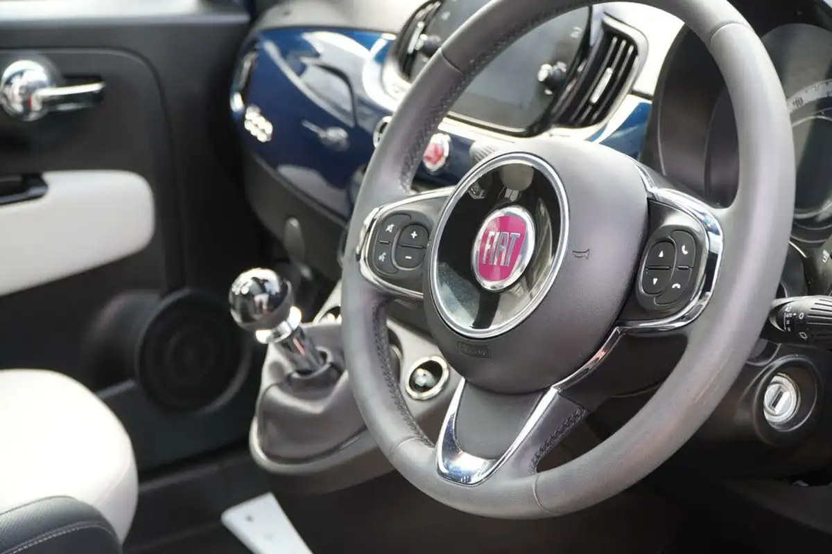 2022-fiat-500-10-dolcevita-big-31