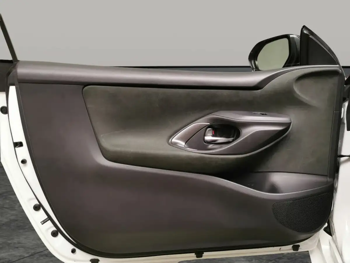 2021-toyota-yaris-16-gr-circuit-pack-big-26