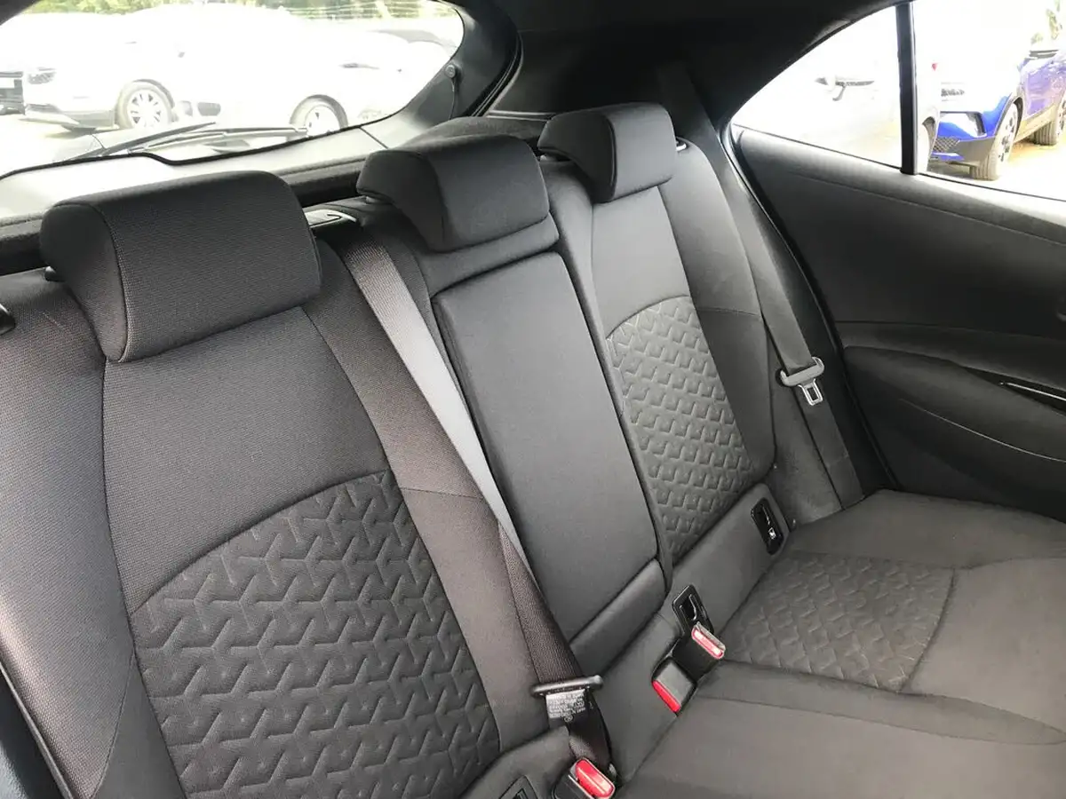 2022-toyota-corolla-18-vvt-i-icon-120bhp-trk-hatchback-5d-big-6