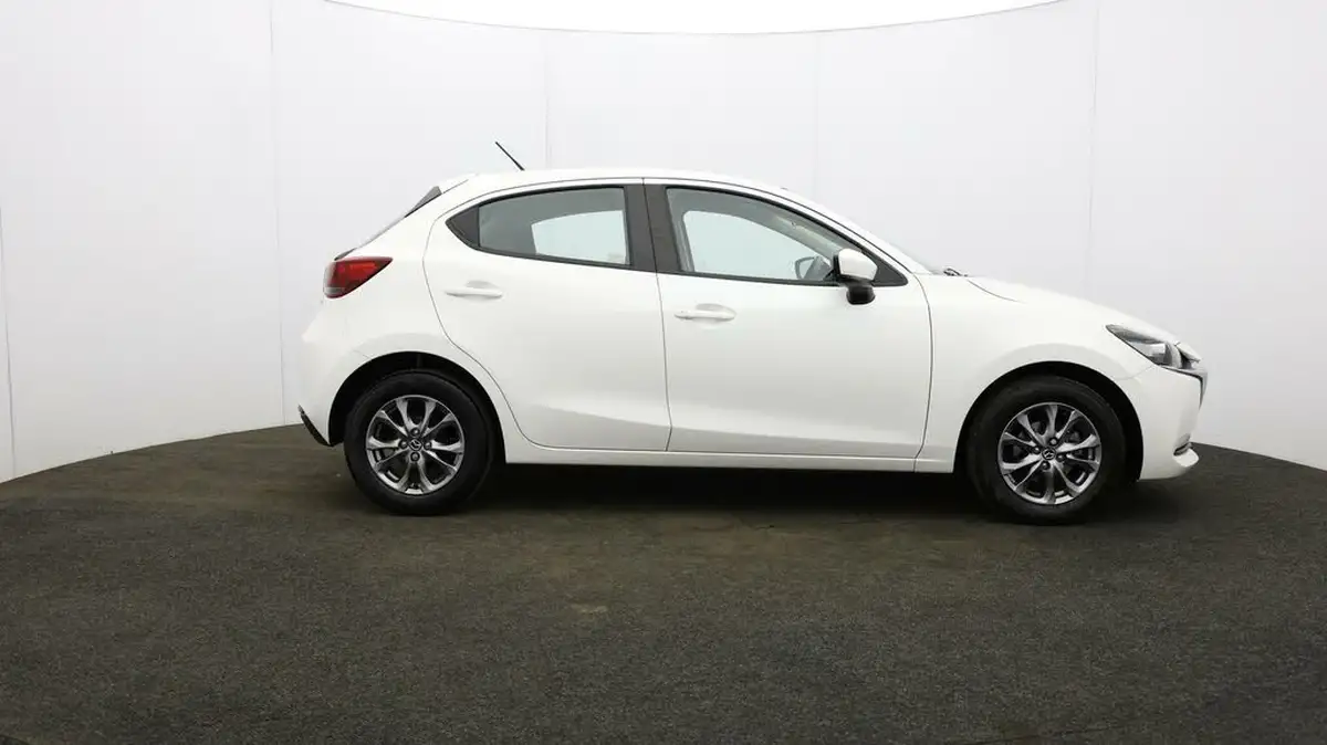2020-mazda-mazda2-15-skyactiv-g-se-l-big-43