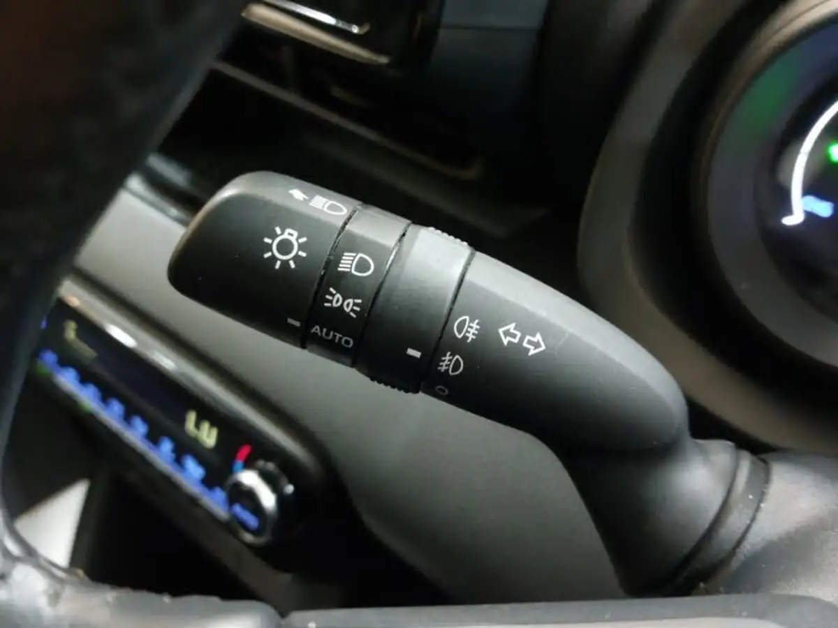 2022-toyota-yaris-15-vvt-i-design-big-18