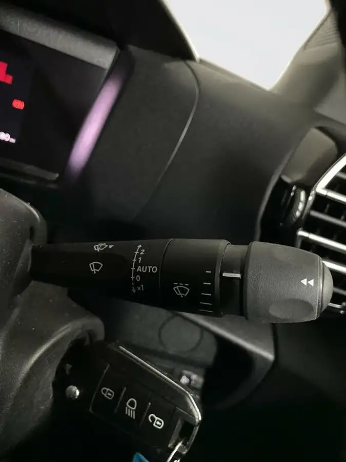 2021-citroen-c4-12-puretech-sense-big-15