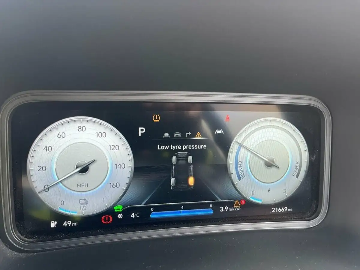 2021-hyundai-kona-e-se-connect-big-6