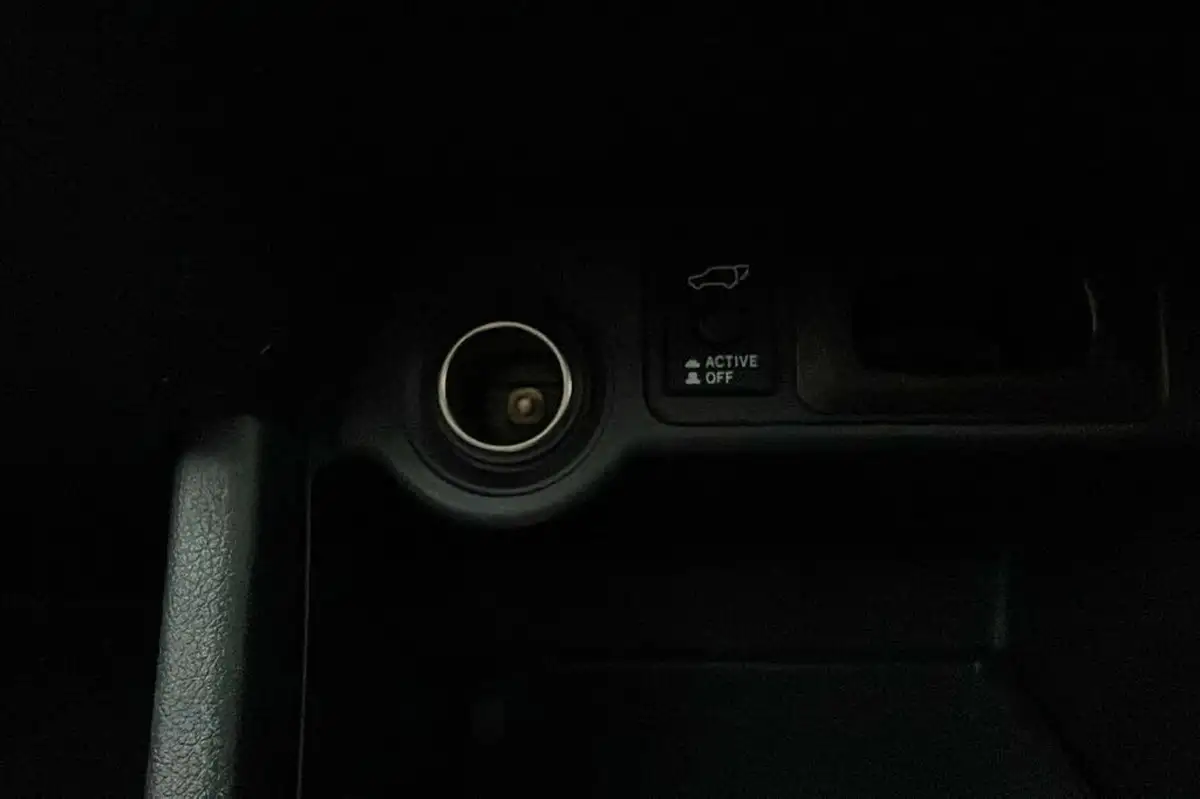 2014-mitsubishi-outlander-20-gx4h-big-21