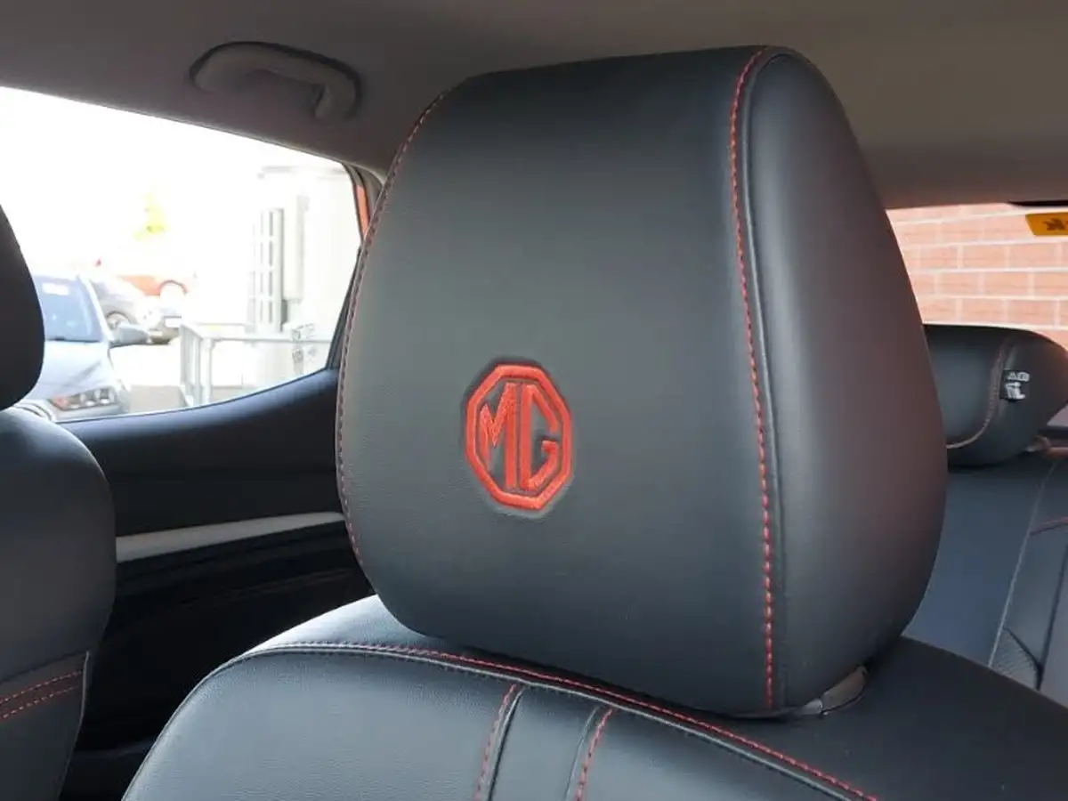2021-mg-zs-suv-15-vti-tech-exclusive-big-12