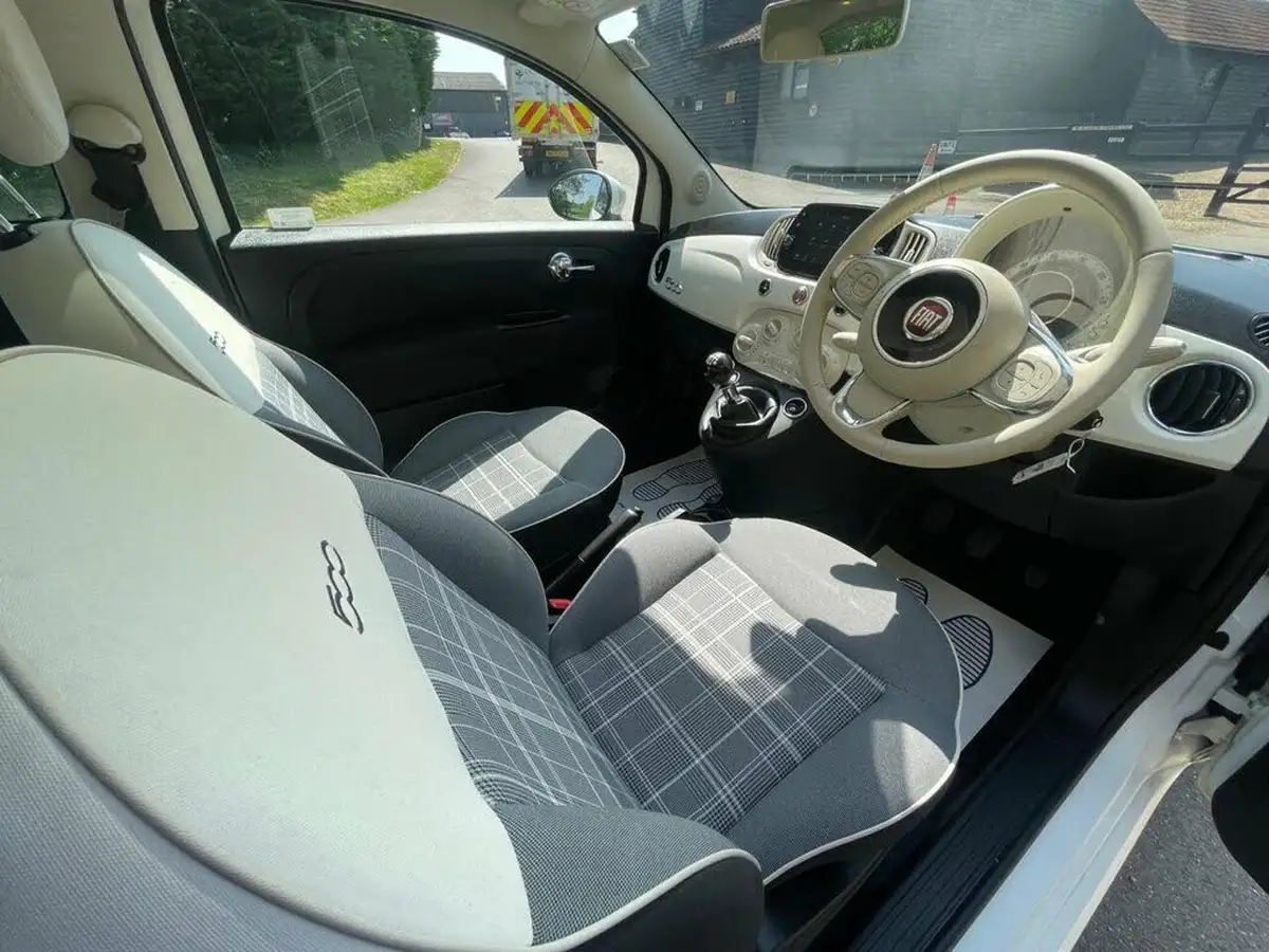 2020-fiat-500-10-lounge-big-23