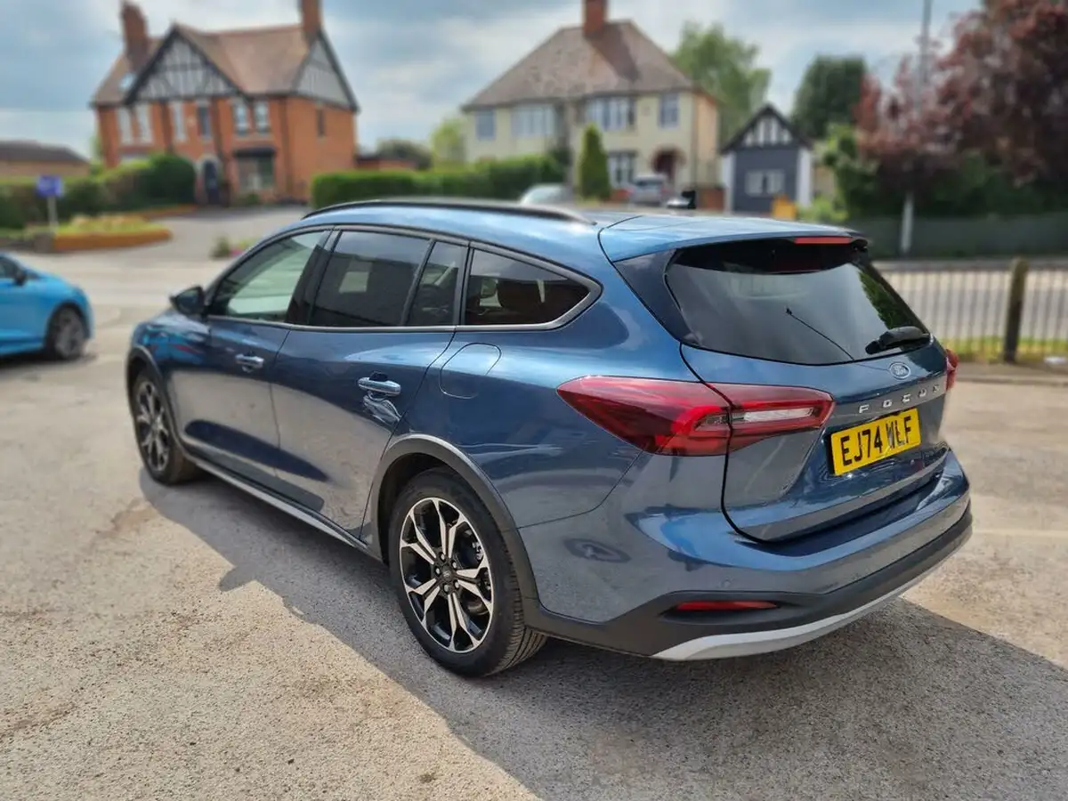 2024-ford-focus-10t-active-x-125ps-estate-big-3