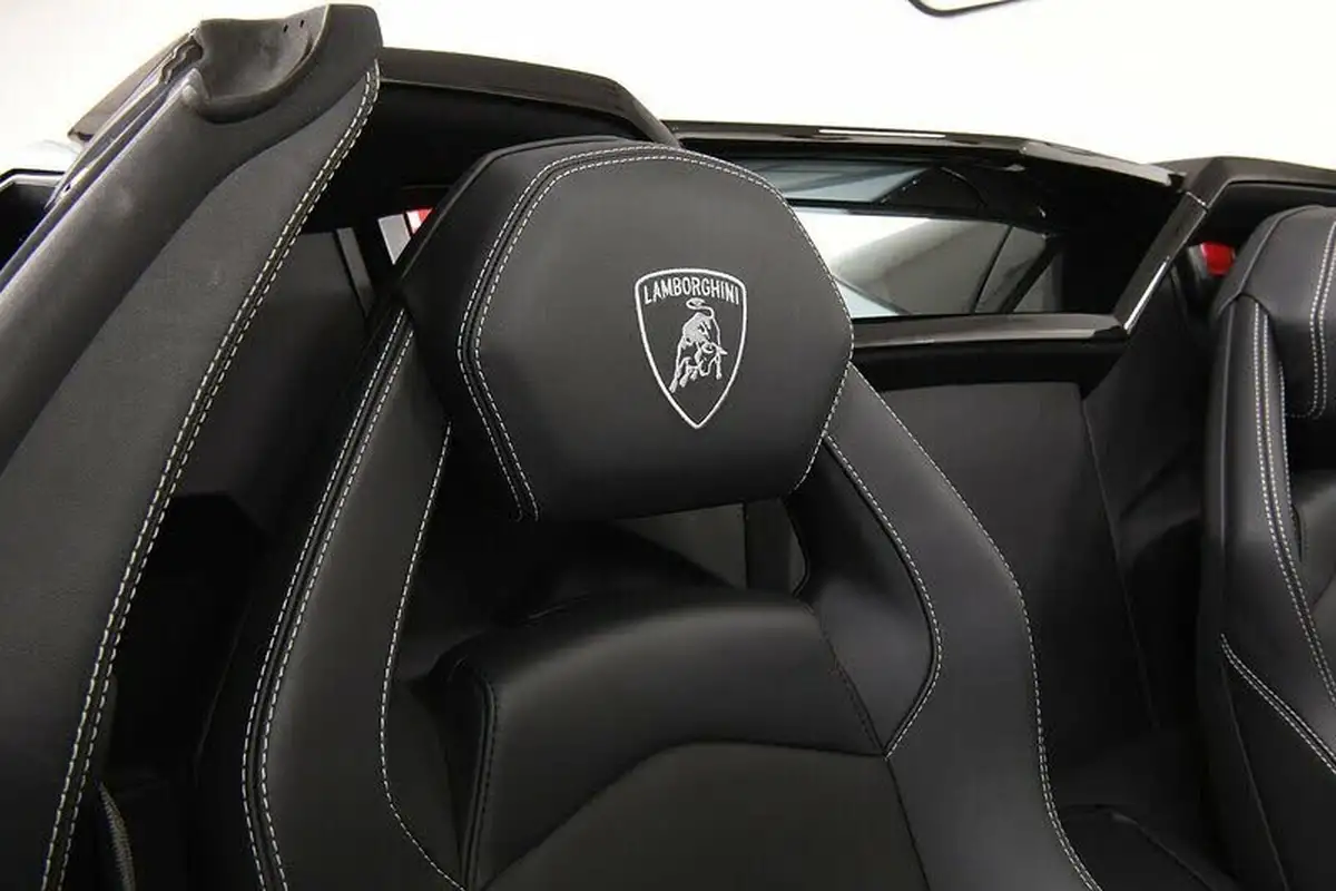 2015-lamborghini-aventador-65-lp-700-4-roadster-big-8