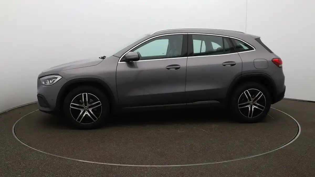 2021-mercedes-benz-gla-class-13-gla-200-sport-executive-big-57