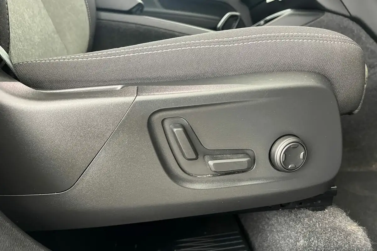 2024-volvo-xc40-20-b4-plus-big-28