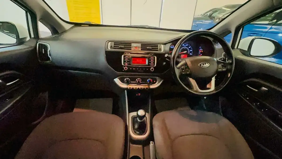 2016-kia-rio-125-sr7-5d-big-27