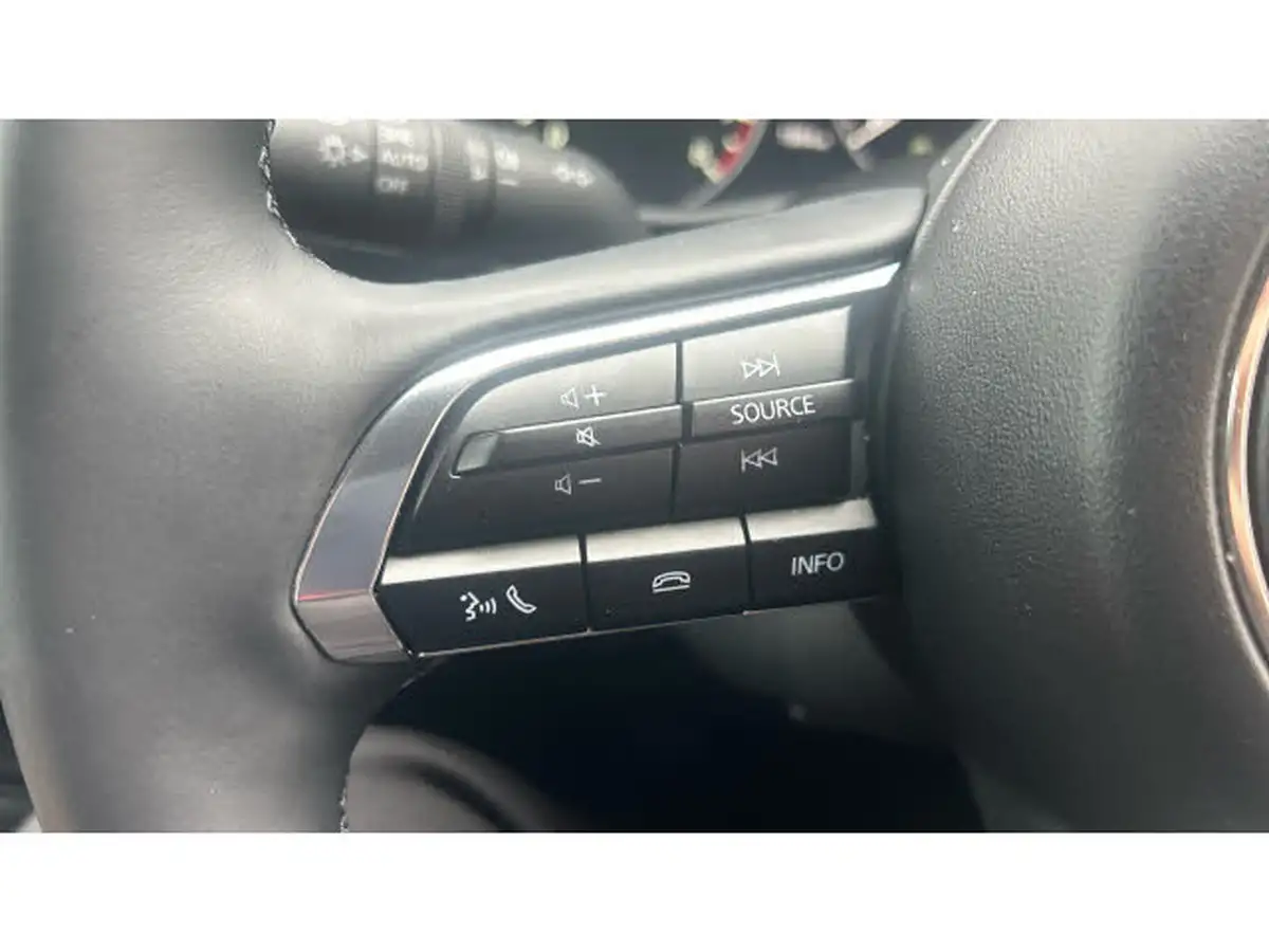 2025-mazda-mazda3-20-e-skyactiv-x-takumi-big-25