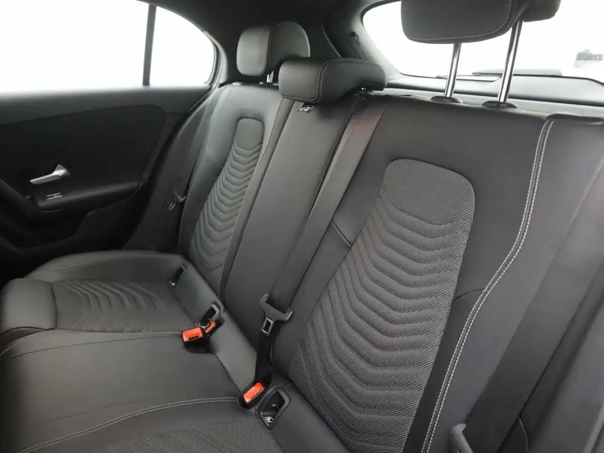 2021-mercedes-benz-a-class-20d-a180d-se-big-9