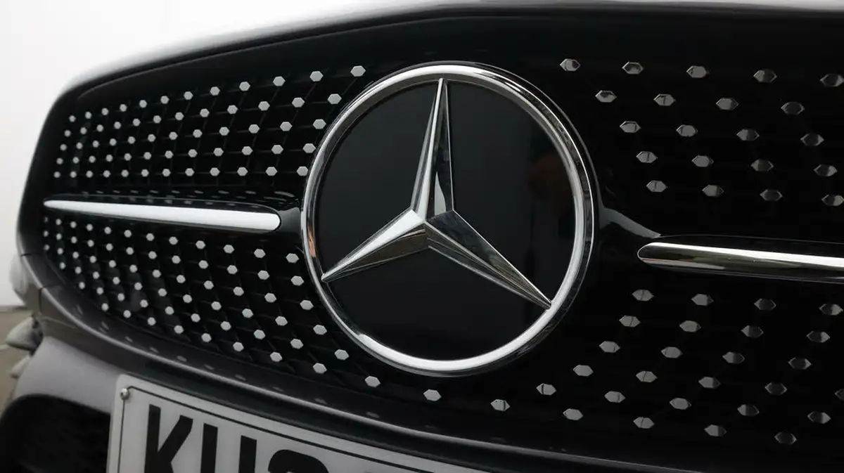 2023-mercedes-benz-cla-13-cla-180-amg-line-coupe-4d-big-21