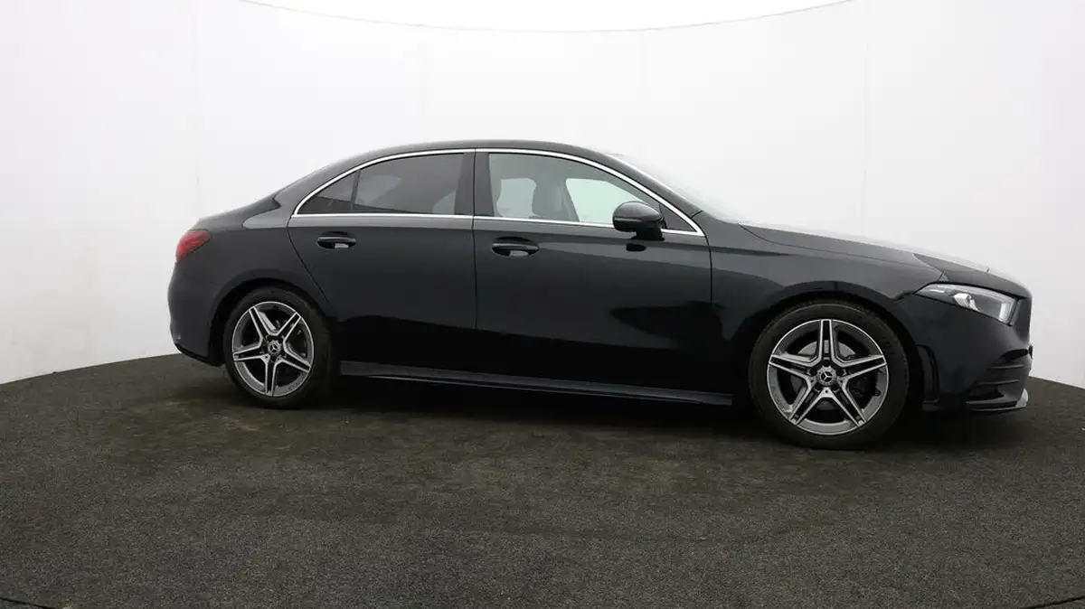 2020-mercedes-benz-a-class-13-a200-amg-line-saloon-4d-7g-dct-big-34