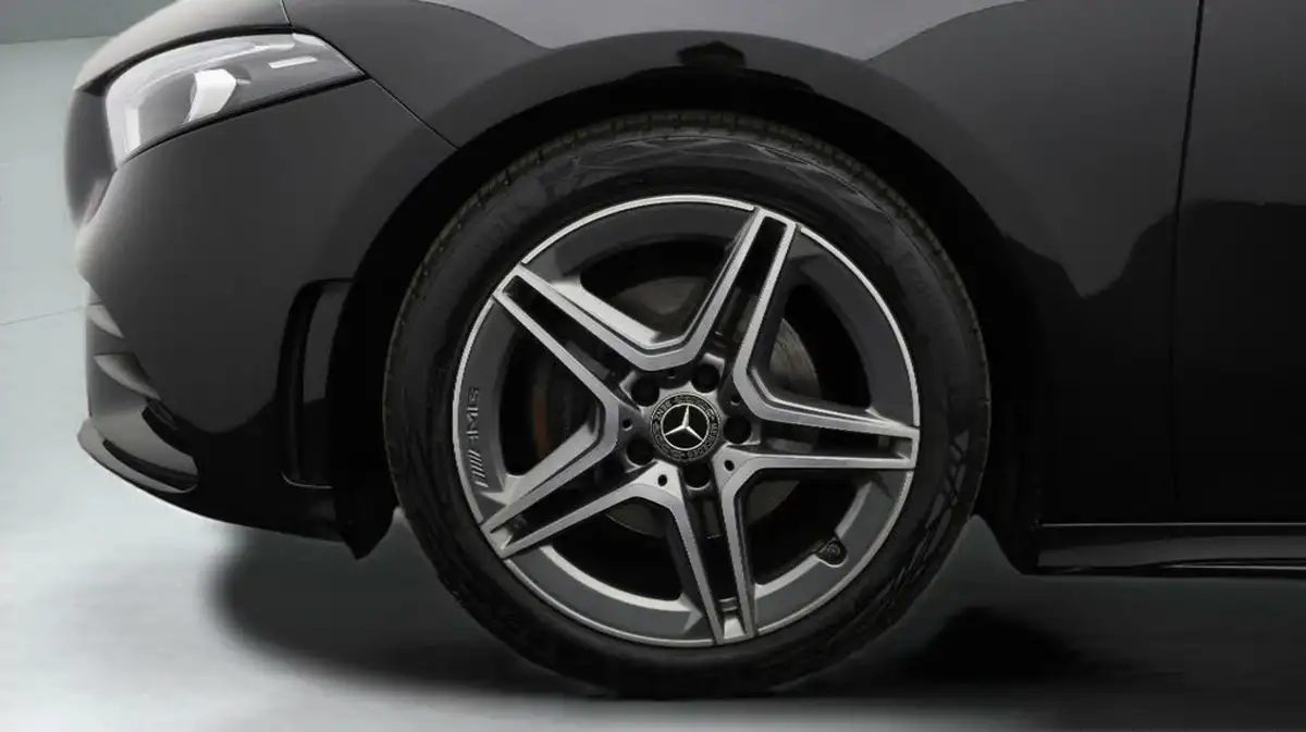 2020-mercedes-benz-a-class-13-a200-amg-line-saloon-4d-7g-dct-big-17